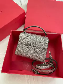 Bolsa VLTN Vsling Prata Com Cristais Italiana - comprar online