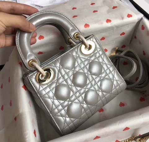 Bolsa Lady Dior Pequena Prata Italiana