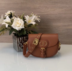 Bolsa Dior Bobby Pequena Marrom