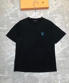 Camiseta Louis Vuitton Branca e Preta Italiana - comprar online