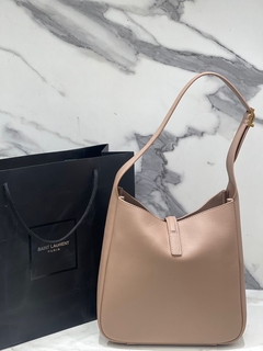 Bolsa YSL De Ombro Le 5 À 7 Nude Italiana na internet