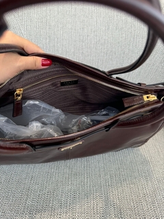 Bolsa Prada Média Vinho Italiana - Bolsas e Grife