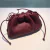 Bolsa Bottega Veneta The Pouch 20 Pequena Vinho Italiana
