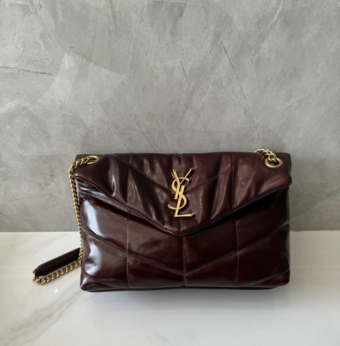 Bolsa YSL Loulou Puffer Vinho Bordô Italiana