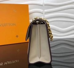 Bolsa Louis Vuitton Victoire Bege - comprar online