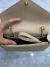 Bolsa YSL Envelope Pequena Bege com Dourado Italiana - Bolsas e Grife