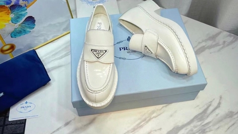 Mocassim em Couro Branco Italiana