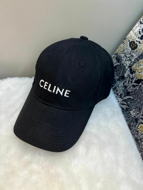 Boné Celine Preto Italiana