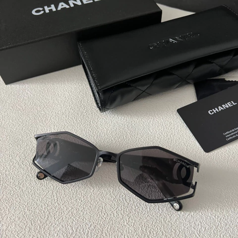 Óculos Chanel Preto com Prata Italiana