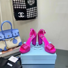 Sandália Plataforma Revestida Em Cetim Com Cristais Pink Italiana