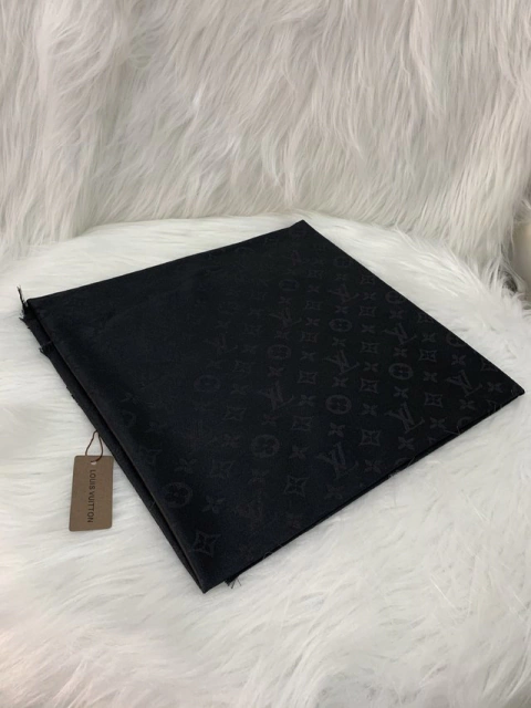 Echarpe Louis Vuitton Preta - BRINDE