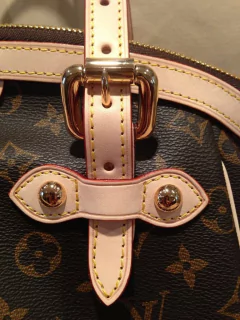Bolsa Louis Vuitton Tivoli Monogram na internet