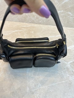 Bolsa de Ombro Miu Miu Preta Italiana na internet