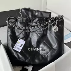 Bolsa Chanel 22 Média Preta com Prata