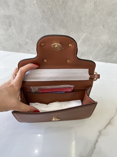 Imagem do Bolsa VLTN Locò Caramelo Pequena Italiana