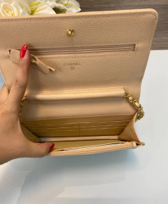 Bolsa Chanel Woc Bege Couro Caviar com Dourado Italiana - Bolsas e Grife