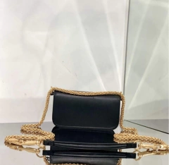 Bolsa VLTN Locò Pequena Preta - comprar online