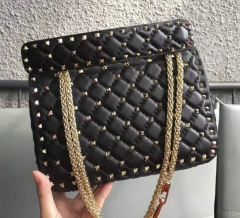 Bolsa VLTN Preta na internet