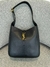 Bolsa YSL de Ombro Le 5 à 7 Preta Italiana