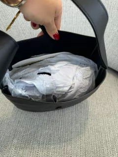 Bolsa YSL de Ombro Le 5 à 7 Preta Italiana - comprar online