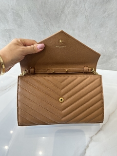 Imagem do Bolsa YSL Envelope Caramelo Italiana