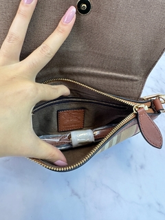 Bolsa Burberry Pequena Marrom Italiana