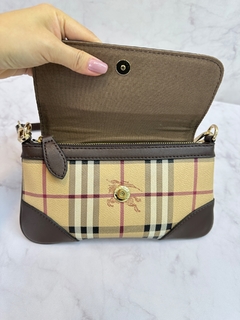 Bolsa Burberry Pequena Marrom Café Italiana na internet