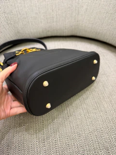 Bolsa Dior C’est Preta Média Italiana