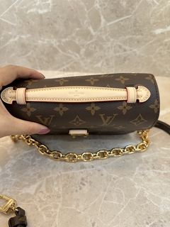 Bolsa Pochette Métis East West Louis Vuitton Italiana - Bolsas e Grife