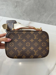 Bolsa Louis Vuitton Italiana - Bolsas e Grife