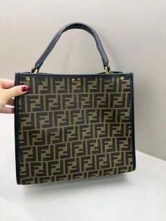 Imagem do Bolsa Fendi Peekaboo