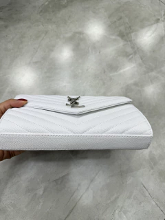 Bolsa YSL Envelope Branca Italiana - Bolsas e Grife