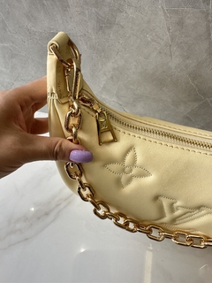 Bolsa Louis Vuitton Meia Lua Amarela Italiana - comprar online