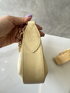 Bolsa Louis Vuitton Meia Lua Amarela Italiana na internet