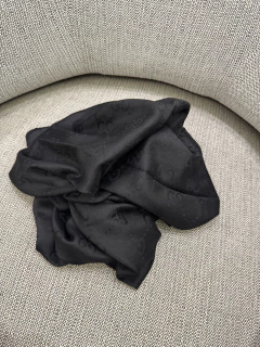 Echarpe Gucci GG Preta - comprar online
