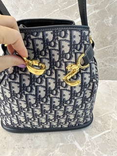 Bolsa Dior C’est Média Italiana - comprar online