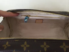 Necessaire Louis Vuitton Monogram 1:1 Italiana - Bolsas e Grife