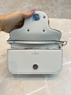 Bolsa VLTN Locò Branco Off White Pequena Brilhante Italiana