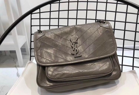 Bolsa YSL Niki Cinza Claro Italiana - comprar online