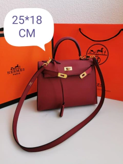 Bolsa Hermes Kelly 25 Epsom Vinho Dourada Italiana