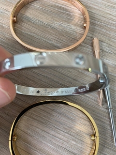 Pulseira Bracelete Cartier Love Com Pedras Brilhantes na internet