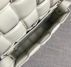 Bolsa Bottega Veneta Cassette Off White Italiana - loja online