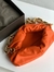 Bolsa Bottega Veneta The Chain Pouch Com Corrente Laranja Italiana na internet