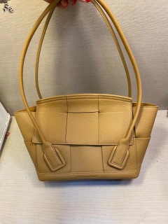 Bolsa Bottega Veneta Pequeno Arco Caramelo Italiana - comprar online