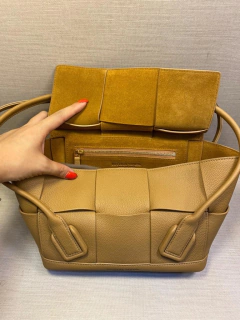 Bolsa Bottega Veneta Pequeno Arco Caramelo Italiana