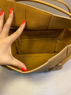 Bolsa Bottega Veneta Pequeno Arco Caramelo Italiana na internet