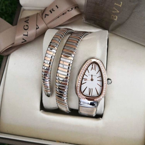 Relógio Bulgari Serpenti Prata e Rose Fundo Branco Com Brilho Duas Voltas Italiana
