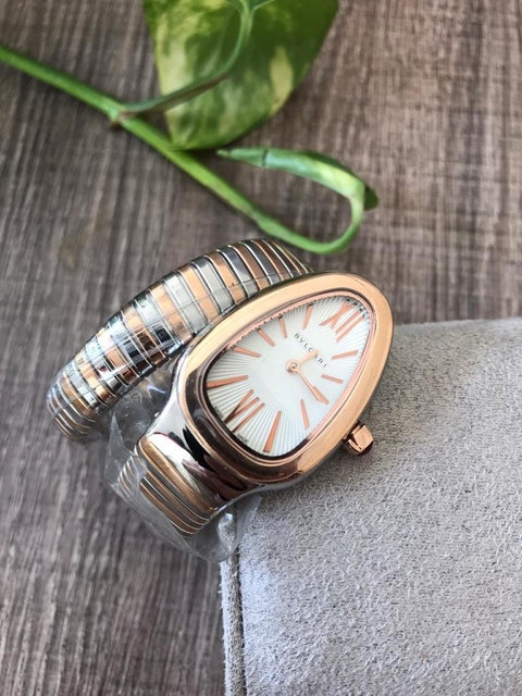 Relógio Bulgari Serpenti Prata e Rose Fundo Branco Italiana