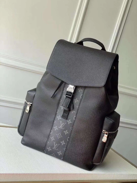 Mochila Louis Vuitton Outdoor Monogram Eclipse Italiana Masculino