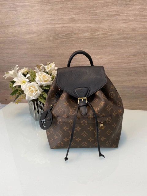 Mochila Louis Vuitton Montsouris Monogram com Preto Italiana